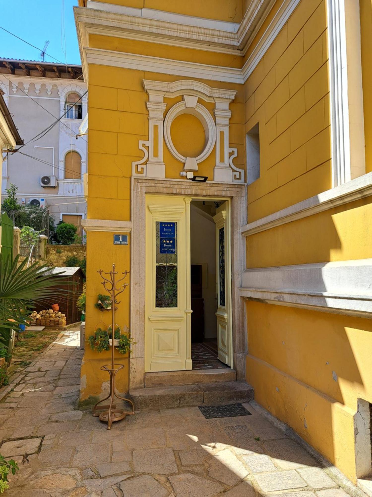 Apartman Barocco Laurana Esterno foto